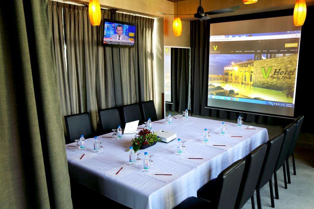 V Hotel Phnom Penh Exterior photo