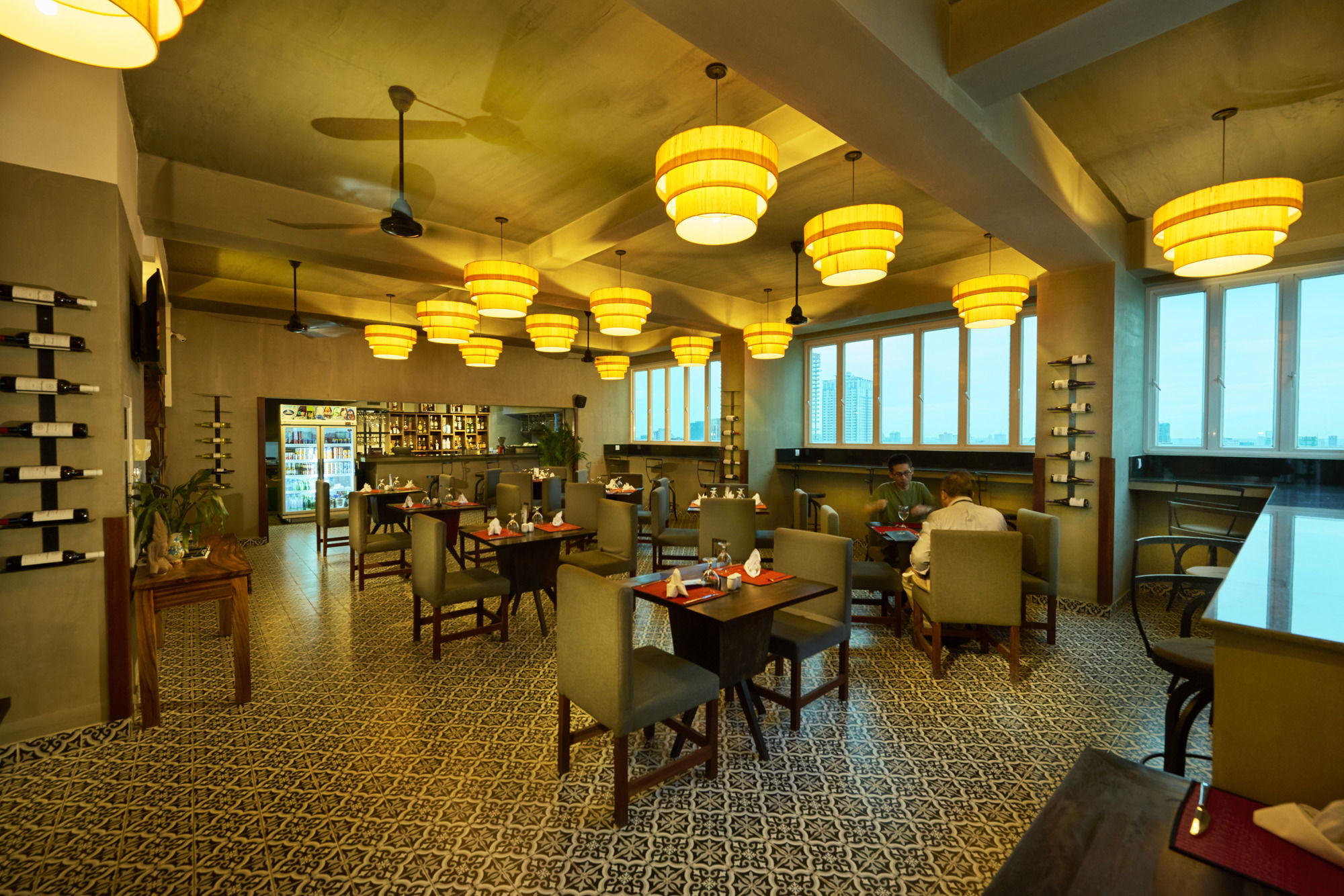 V Hotel Phnom Penh Exterior photo