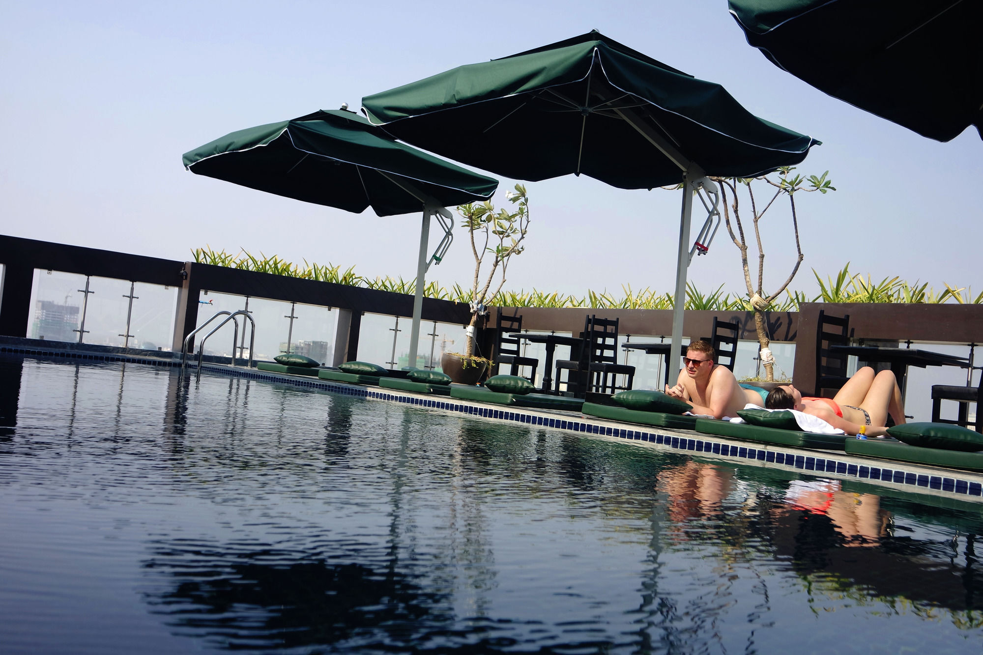 V Hotel Phnom Penh Exterior photo