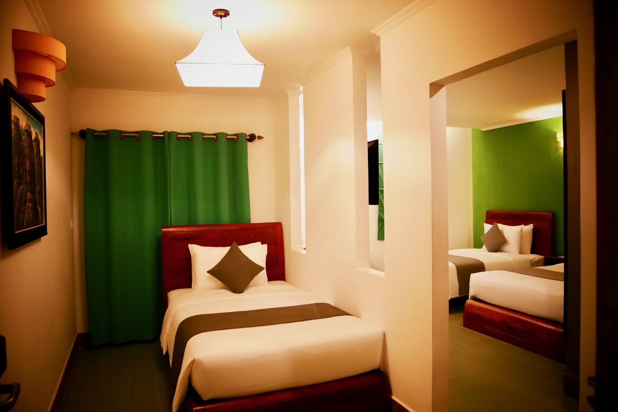V Hotel Phnom Penh Exterior photo